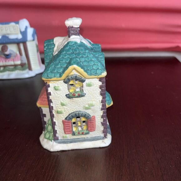 3 Piece Christmas Village Pieces 5/6 Inches Post Office Lighthouse Apple Vendor - Picture 6 of 13